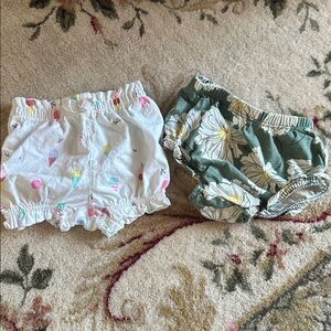 GAP Kids White and Green Printed Bloomers pair